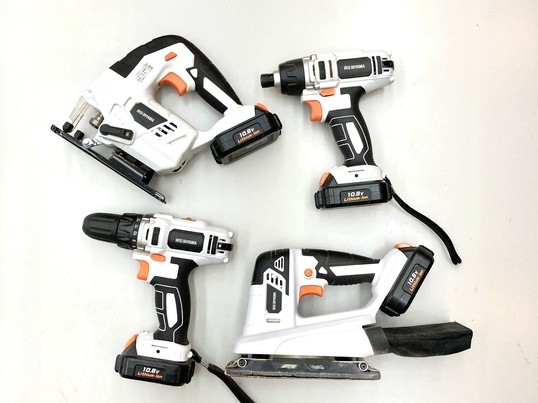 DIY初心者のための実践電動工具講座（3つの工具を使いこなす） / 中里 愛