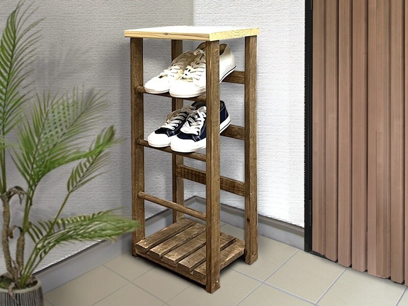 スリッパや外靴の収納に「スリムシューズラック」 / DIYBASE