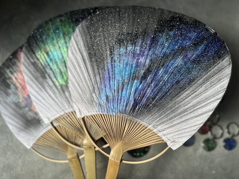 星空や銀河好きさん集まれ～！GALAXY ARTでうちわ作り / ポーリング