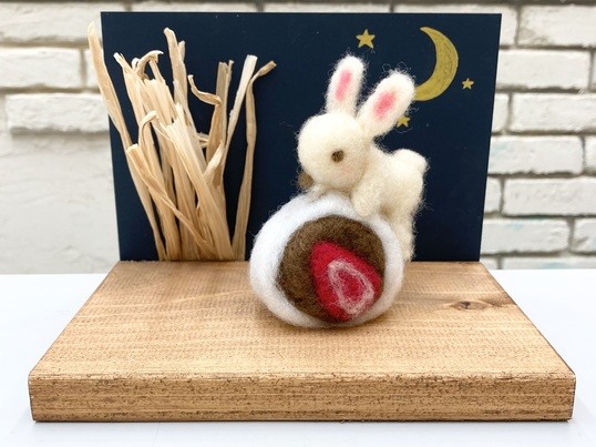 うさぎ◆羊毛フェルト◆ハンドメイド◆ぬいぐるみ◆インテリア 置物 羊毛フェルトで作るくいしんぼううさぎ（6歳以上保護者同伴参加可