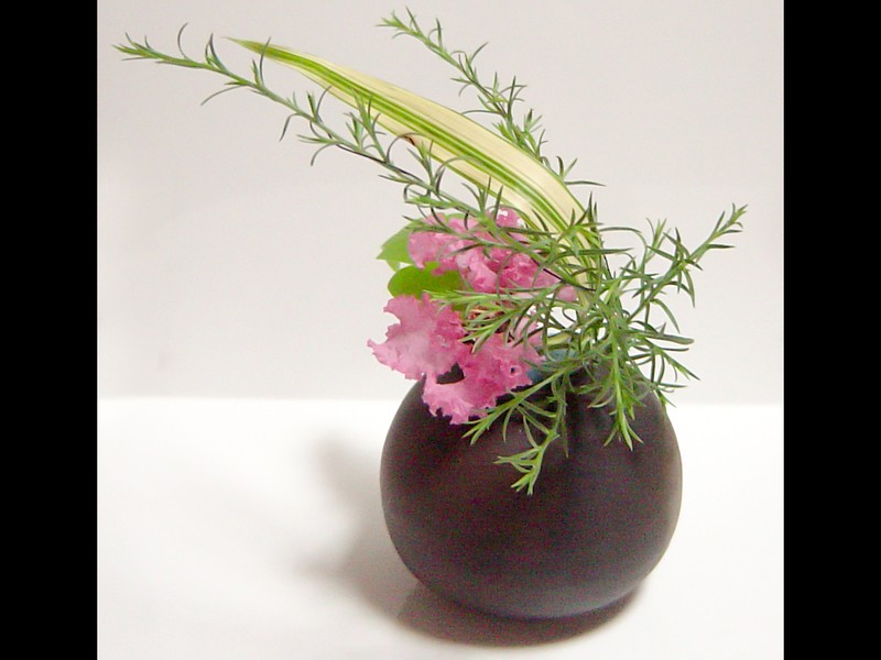 秋葉原 御茶ノ水の 椅子とテーブルで伝統文化いけばなを体験 初回限定体験レッスン By 佐藤 明 ストアカ