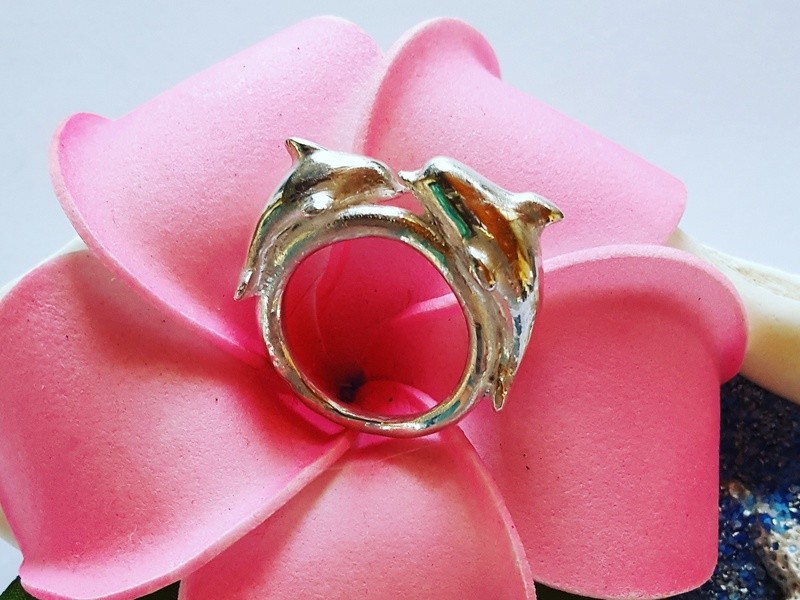 その他の 幸運をもたらすドルフィンリング By 花家 登美子 ストアカ