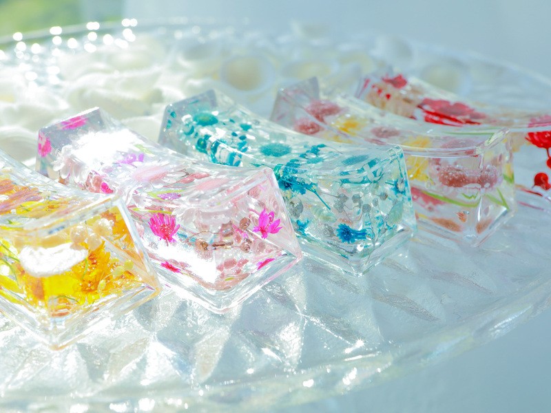食卓華やか透明感抜群固まるハーバリウム箸置き2個作成 / 海老原 弥代
