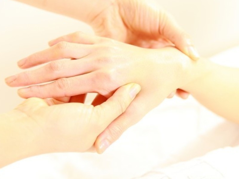 池袋 巣鴨の 少人数で初心者さんも安心 アロマも取り入れたハンドマッサージ By 中村 翠 ストアカ