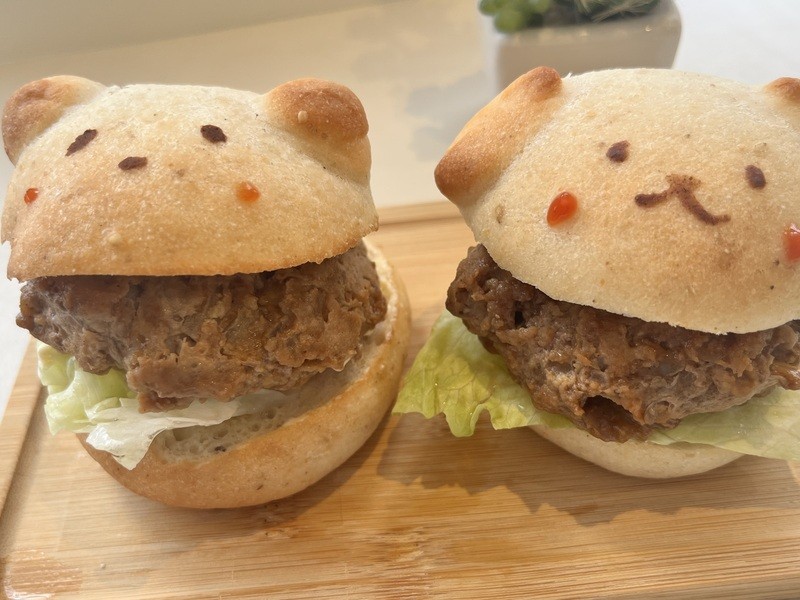 米粉パンで可愛いパン作り【米粉パンde動物ハンバーガー】 / 牧戸 紗貴