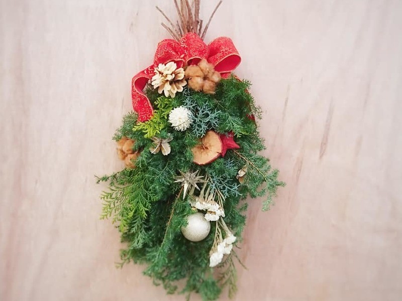 京都駅周辺の フレッシュ素材で作るクリスマススワッグの1dayレッスン By 横山 典子 ストアカ