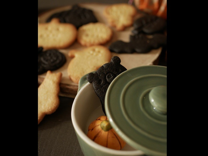 おうちでハロウィン🎃簡単で美味しい２種類のきびクッキーを作ろう！の画像