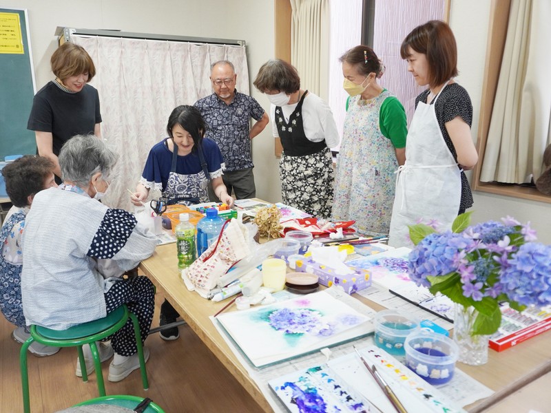 山梨】〝色とにじみを楽しむ〟水の彩り透明水彩教室 / 甲斐 明日香