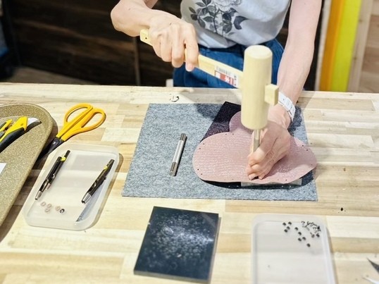 レザークラフト～カシメで作る縫わないコインケース(小1以上