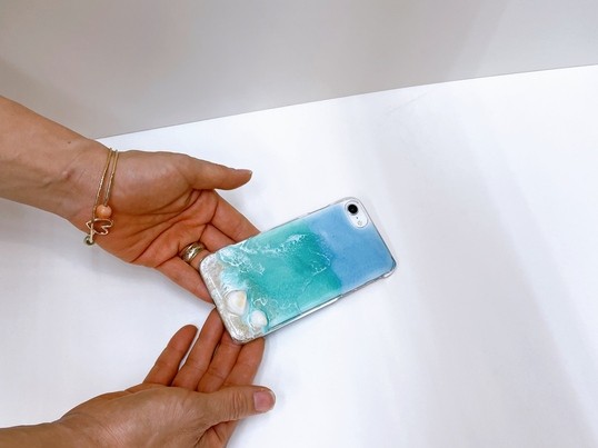 レジンで作る海アートスマホケース(10歳以上保護者同伴） / 中里 愛