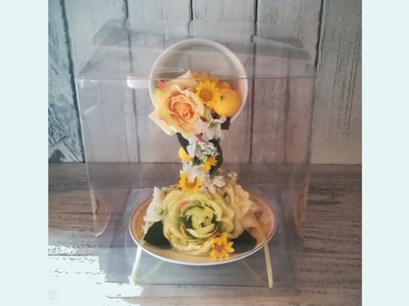 上本町 天王寺の ストアカ 近鉄百貨店 宙に浮いているティーカップフラワーアレンジ By 坂本 瑞穂 ストアカ