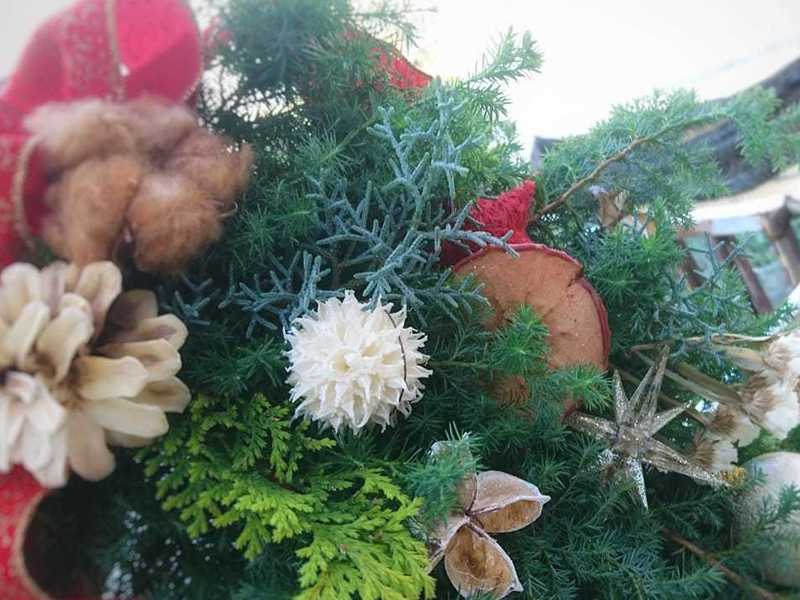 京都駅周辺の フレッシュ素材で作るクリスマススワッグの1dayレッスン By 横山 典子 ストアカ