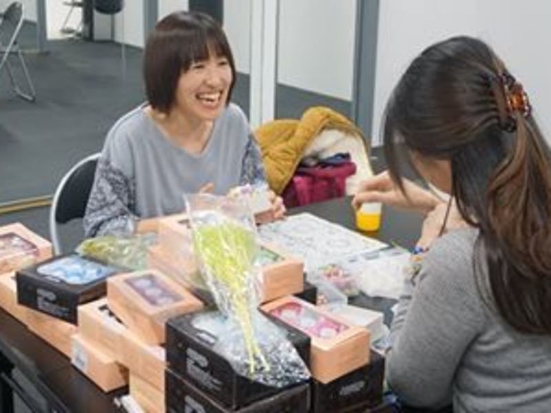 横浜 みなとみらいの 愛と感謝を伝えるバレンタインアレンジメント By 長谷川 円香 ストアカ 横浜 みなとみらいの 愛と感謝を伝えるバレンタインアレンジメント By 長谷川 円香 ストアカ