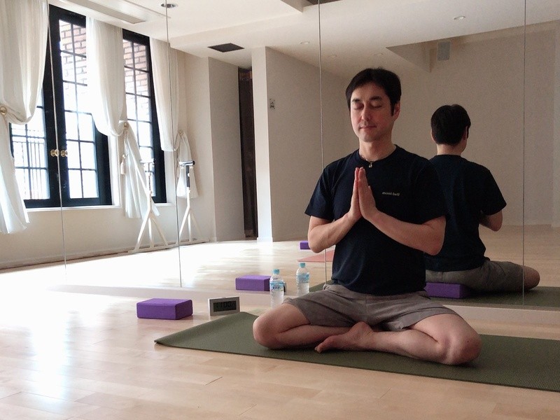 渋谷 恵比寿の 表参道 骨盤 股関節ヨガ 骨盤調整効果 少人数制でリラックス By 戸井田 ノリシゲ ストアカ