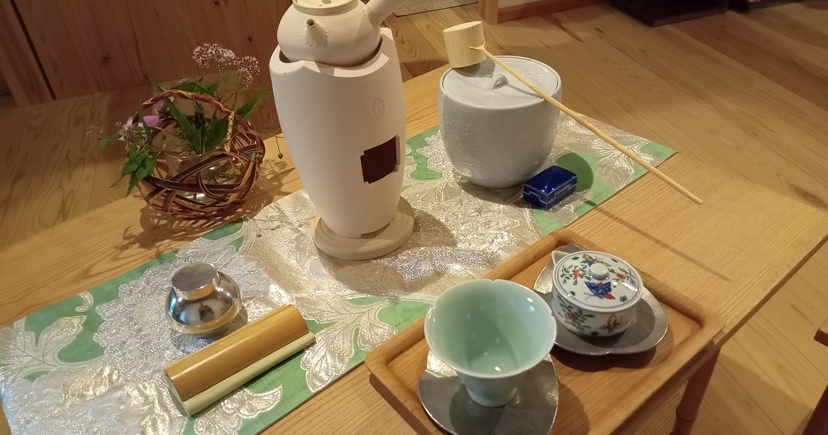 綺麗な所作で煎茶を愉しむ煎茶道体験教室 / 有泉 霜雄