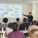 介護・看護が楽しくなる！タッチとアロマの講座の風景