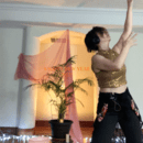 体を動かして頭が真っ白！自由な踊りで自己解放の瞑想の講座の風景