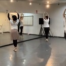 大人のための　プルミエールバレエスタジオの講座の風景