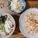 生まれた時から菜食で生活する講師が教える野菜料理の講座の風景