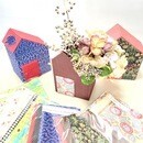 可愛い布合わせでカルトナージュの講座の風景