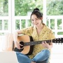 どこからでも学べる！オンラインギターレッスンの講座の風景