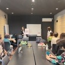 見た目と心の変化を促す『美顔美姿勢メソッド』の講座の風景