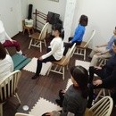 誰でも椅子ヨーガの講座の風景