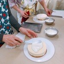 感動する美味しさに出会えるお菓子作りの講座の風景