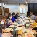 魅力溢れる筆文字講座。心に響く言葉の旅へ。の講座の風景