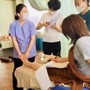 人から人へ手のぬくもりで繋ぐ心と体のトリートメントの講座の風景