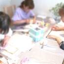 講師歴8年の専門家が教える本格カルトナージュの講座の風景