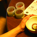 てづくりお香教室　世界でただ一つの和の香りづくりの講座の風景