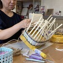 初めてでも必ず楽しめるクラフトバンドの講座の風景