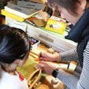 革の文具と手製本 [&B] アトリエワークショップの講座の風景