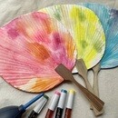 季節のお花と色を楽しむアトリエ講師の講座の風景