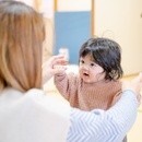 愛情たっぷり！現役保育士のベビーマッサージ講師の講座の風景