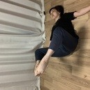 寝転んで行うバレエトレーニングの講座の風景