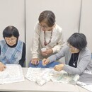 専用テープで多様な作品を作り実用的な物に使用しますの講座の風景