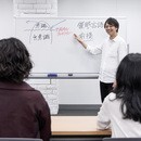 催眠心理と影響力の専門家の講座の風景