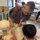 絵心なしでも描けちゃう！瞑想アート『ゼンタングル』の講座の風景