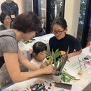 市場直送の新鮮なお花で、癒されるフラワーレッスンの講座の風景