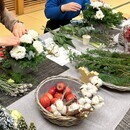 お花とお抹茶で季節のテーブルを彩ります。の講座の風景