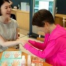 手もみもみ、スリスリで、心身の健康力・美容力アップの講座の風景