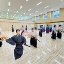 女性だけの楽しい剣舞殺陣教室 の講座の風景