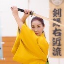 女性だけの楽しい剣舞殺陣教室 の講座の風景