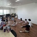 日常にバレエを♪誰でも出来るバレエストレッチの講座の風景