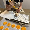 素敵なお花のスイーツをいっしょに作りましょう！の講座の風景
