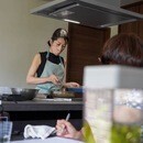 有機農家さん直送の湘南野菜を使った料理教室の講座の風景