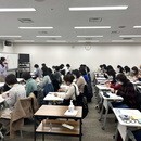 ハサミだけで作るレースのような切り絵の講座の風景