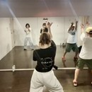 初心者でも楽しく踊れる🎶振りコピ専門ダンスレッスンの講座の風景